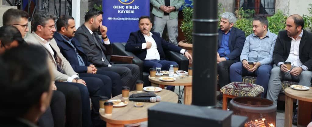 Birlik Vakfı'nın 'Genç Birlik Divan Buluşmaları' başladı. 