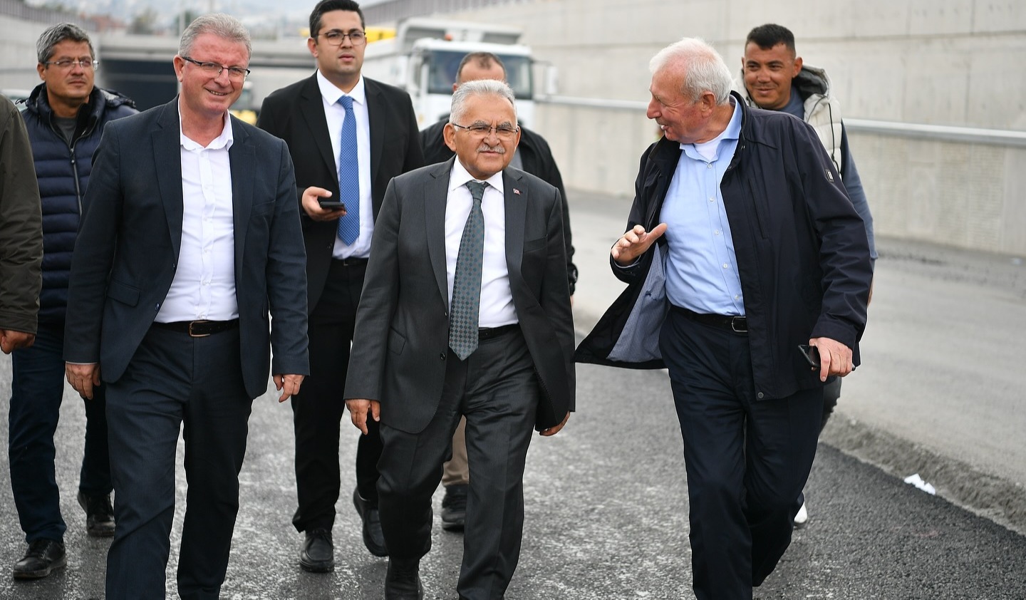 BAŞKAN BÜYÜKKILIÇ’TAN AÇILIŞ İÇİN GÜN SAYAN KATLI KAVŞAKTA İNCELEME