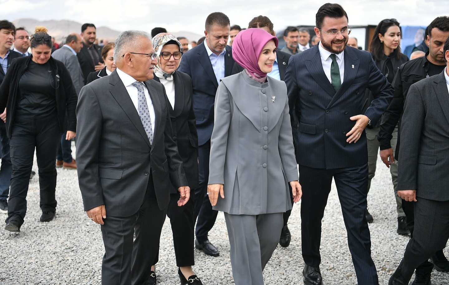 BAŞKAN BÜYÜKKILIÇ, BAKAN GÖKTAŞ İLE DEVELİ’DE HUZUREVİ TEMEL ATMA TÖRENİ’NE KATILDI