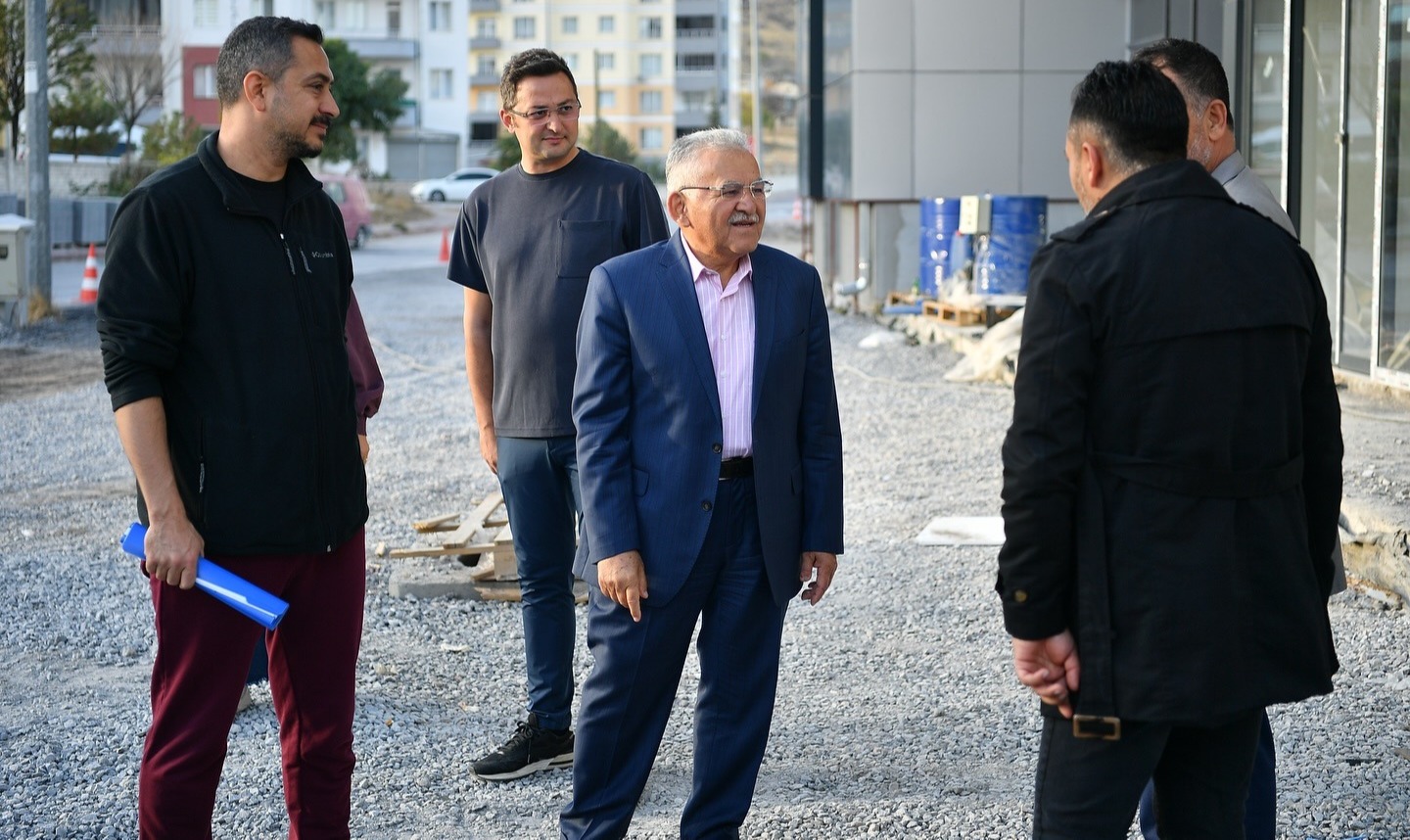 ALTINOLUK SOSYAL YAŞAM MERKEZİ’Nİ İNCELEYEN BAŞKAN BÜYÜKKILIÇ: “PROJEMİZ TAMAMLANMA AŞAMASINDA”