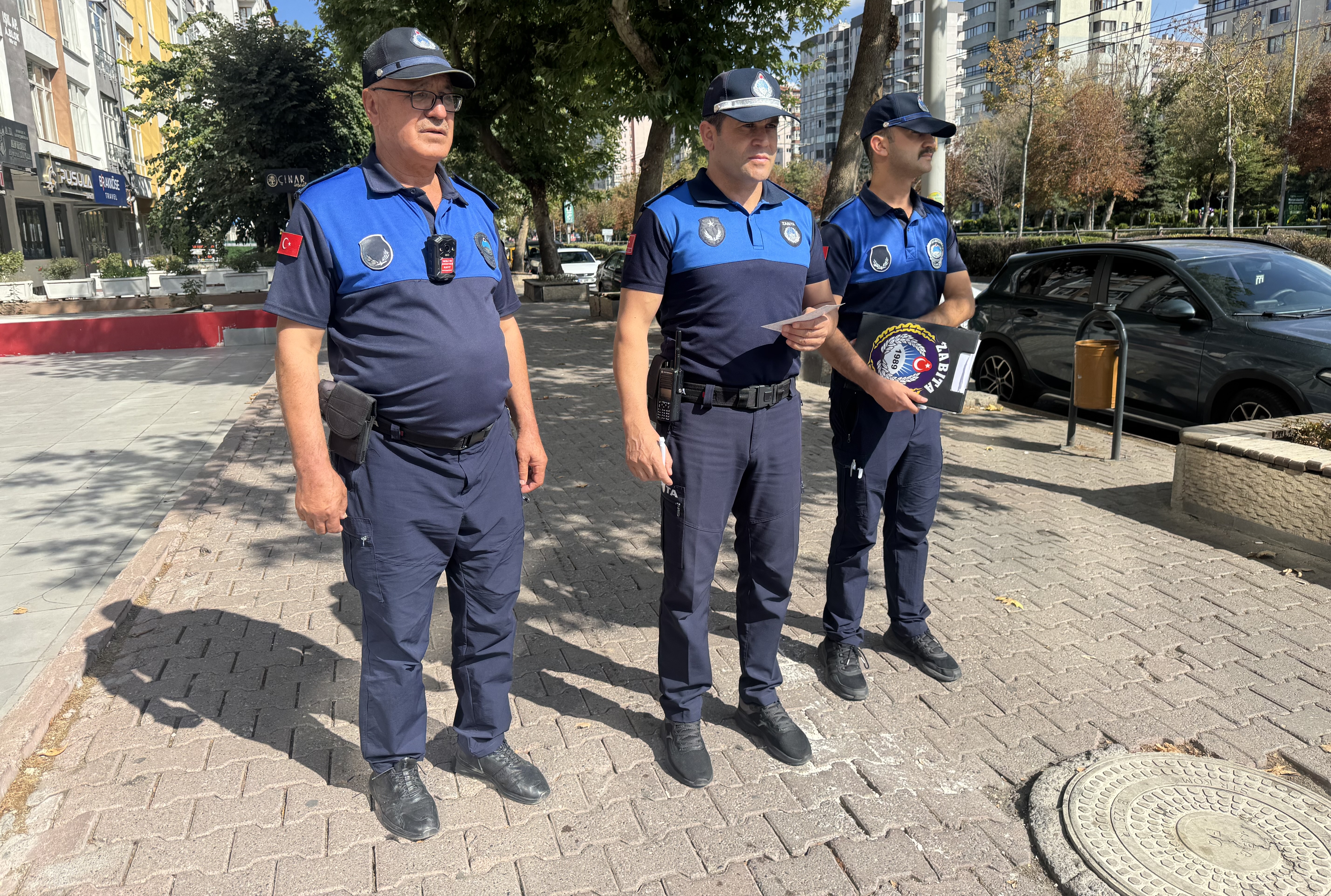 BÜYÜKŞEHİR ZABITASI’NDAN, “KALDIRIMLAR YAYALARIN, YOLLAR ARAÇLARIN” DENETİMİ