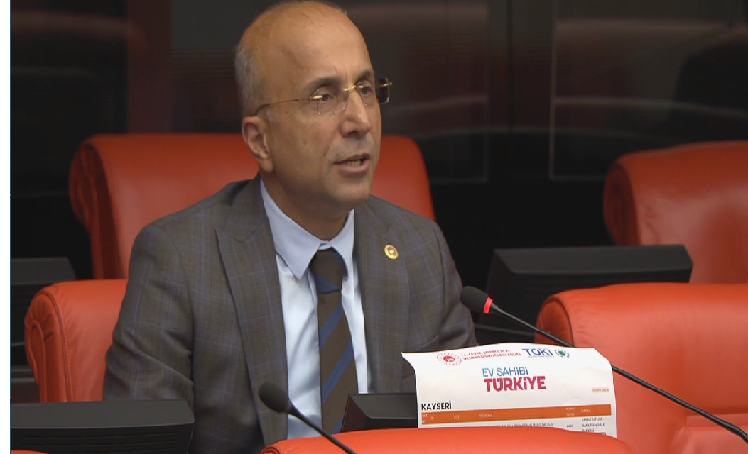 CHP’li Aşkın Genç: “TOKİ’nin konut dağılımında CHP’li ilçeler en az payı aldı”