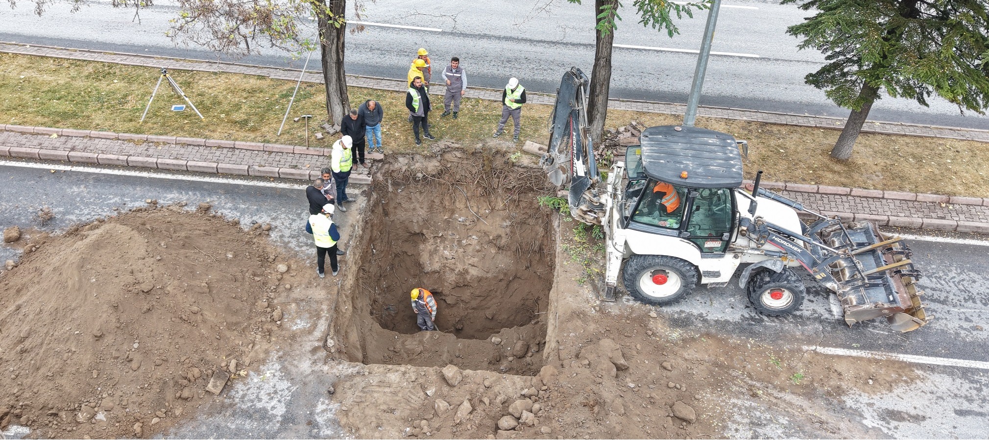 BÜYÜKŞEHİR’DEN KARTAL KAVŞAĞI PROJESİ ÖNCESİ 23 MİLYON TL’LİK ALTYAPI HAMLESİ