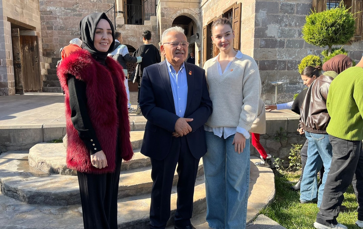 BAŞKAN BÜYÜKKILIÇ’TAN GENÇ KADEM VE FİLİSTİNLİ ÖĞRENCİLERLE ANLAMLI BULUŞMA