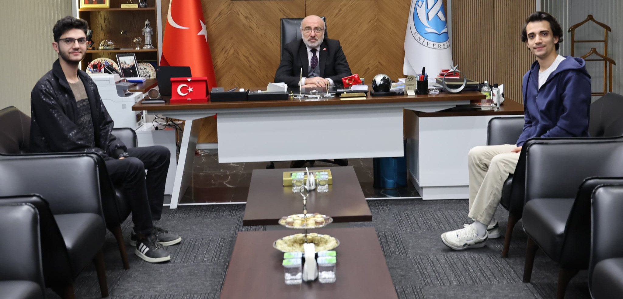 Başarılı Bir Projeye İmza Atan KAYÜ Teknik Bilimler MYO Öğrencileri, Rektörü Ziyaret Etti