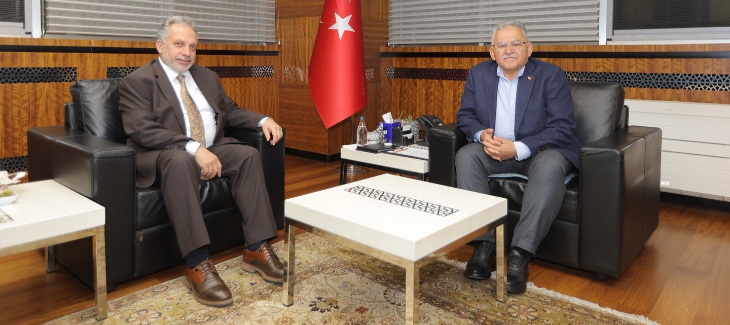 BAŞKAN BÜYÜKKILIÇ’A KOMŞU İL VE İLÇELERDEN ZİYARETÇİ AKINI