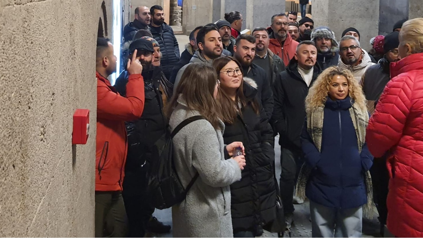 KAYSERİ BÜYÜKŞEHİR’İN YATIRIMLARI, NEVŞEHİRLİ REHBERLERİ HAYRAN BIRAKTI