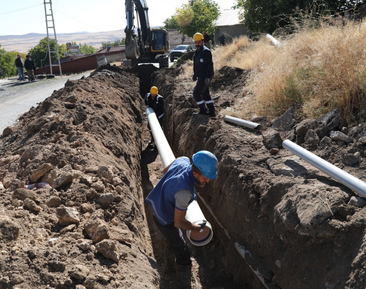 BAŞKAN BÜYÜKKILIÇ: “PINARBAŞI’MIZA 45 MİLYON TL’LİK İÇME SUYU YATIRIMI YAPTIK”