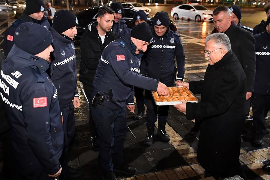 BAŞKAN BÜYÜKKILIÇ’TAN YENİ YILA GECE MESAİSİ
