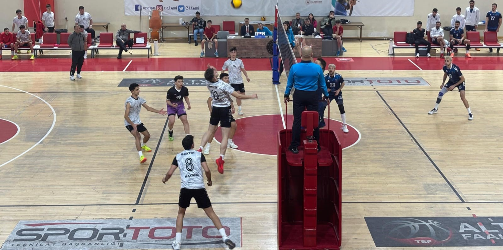 Elit Voleybol sahasında mağlup oldu