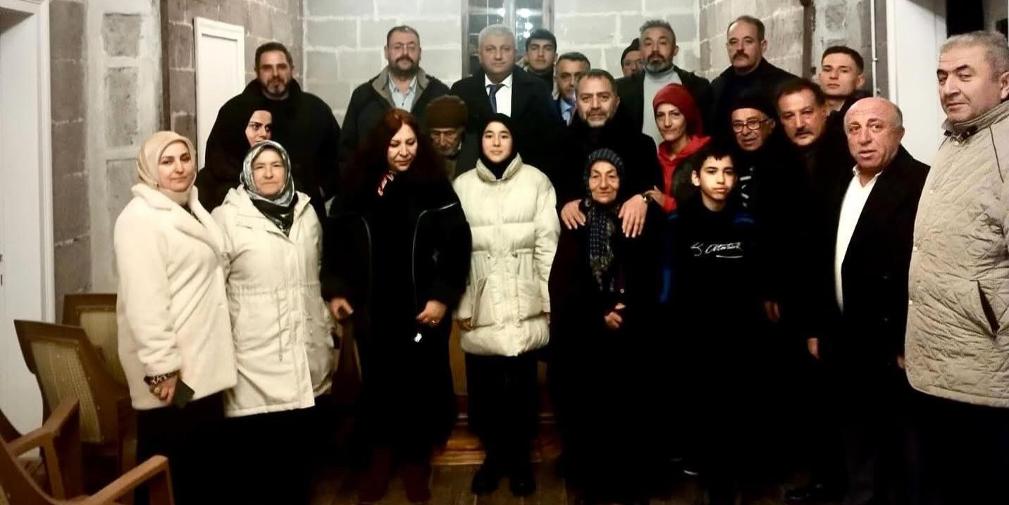 MHP Kayseri teşkilatından 16 ilçede eş zamanlı hane ziyareti