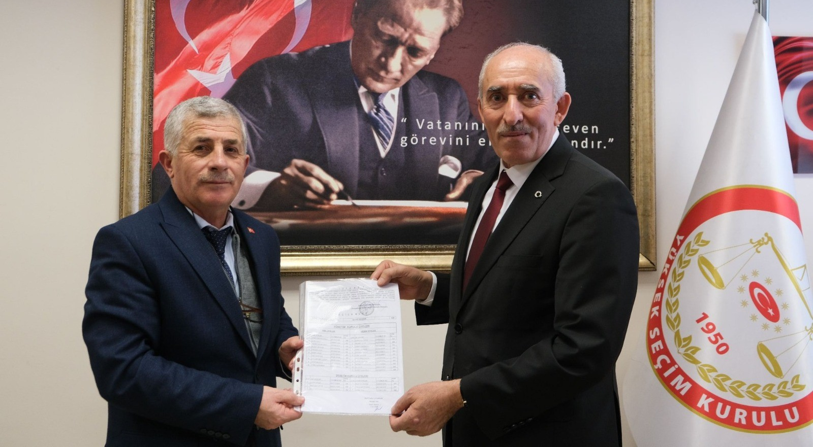 Güven tazeleyen Başkan Odakır, mazbatasını aldı