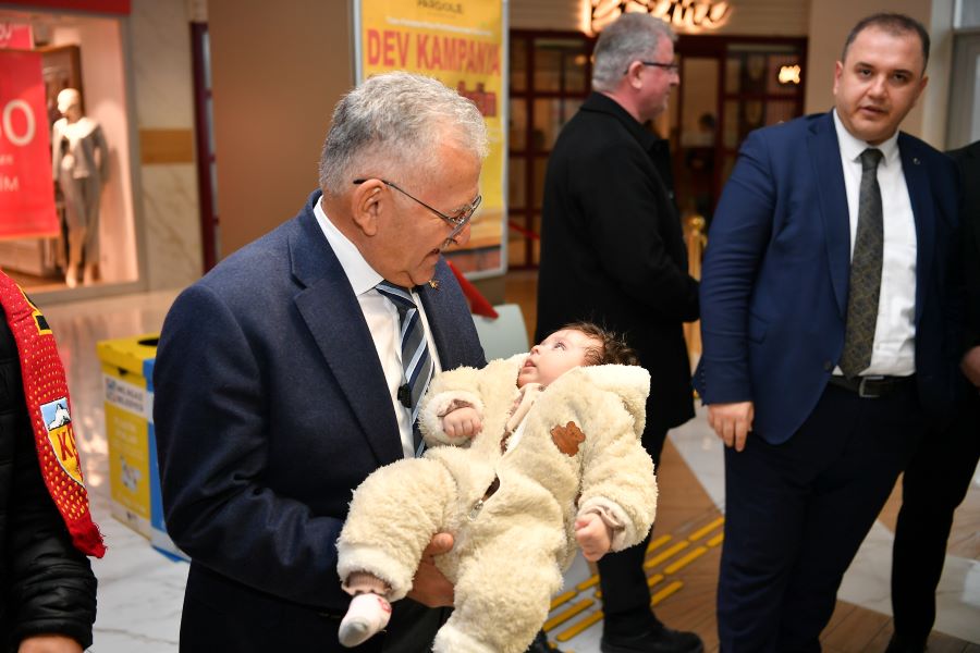 BAŞKAN BÜYÜKKILIÇ, İLDEM’DE AVM ZİYARETİ YAPARAK ESNAF VE VATANDAŞLA BULUŞTU