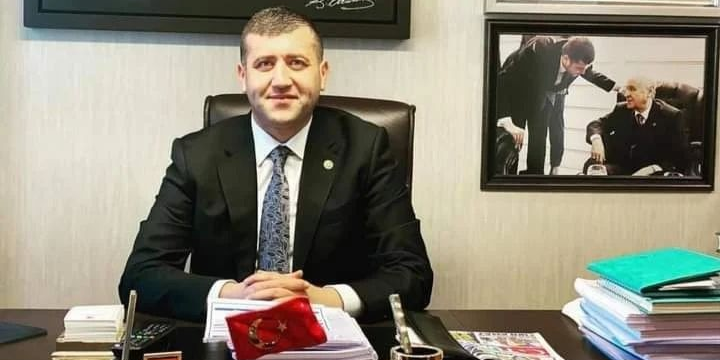 Kayseri’de ‘İyilik Abisi’nin duyurduğu emekliye MHP’li Ersoy sahip çıktı