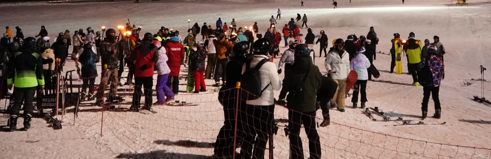 Erciyes’te gece kayağı keyfi