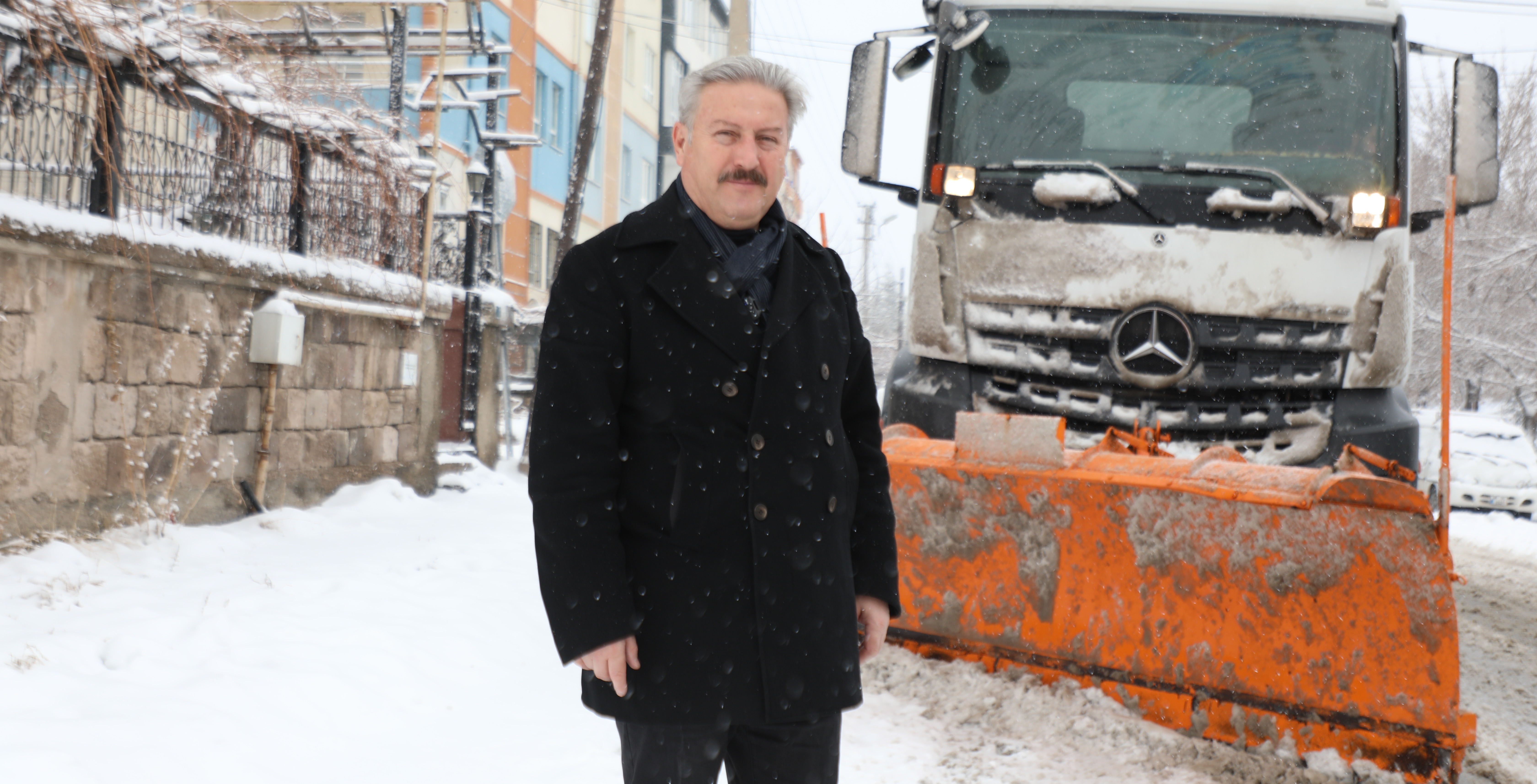 BAŞKAN PALANCIOĞLU KAR YAĞIŞININ BAŞLAMASIYLA SAHADA