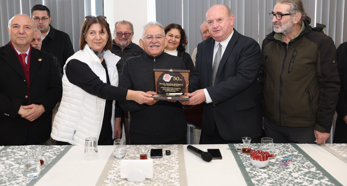 BÜYÜKKILIÇ, ADANA ÇUKUROVALI 70’E YAKIN GAZETECİ İLE BULUŞARAK KAYSERİ’Yİ TANITTI