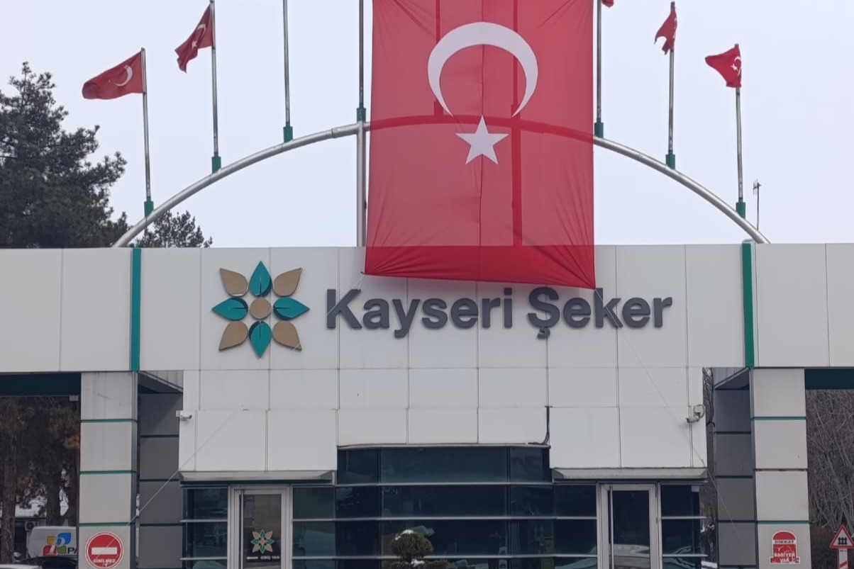 Bayrağa Saldırıya Ay yıldızlı Cevap: Kayseri Şeker’den Milli Duruş