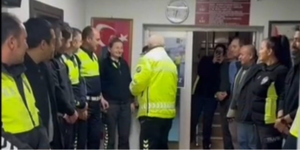 AKCİĞER ZARI KANSERİNİ YENEN POLİS MEMURUNA DUYGU DOLU KARŞILAMA