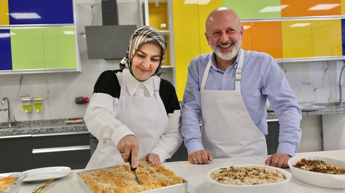 “HANIM KARDEŞLERİMİZ KOCASİNAN AKADEMİ’DE ÜRETİYOR, KAZANIYOR