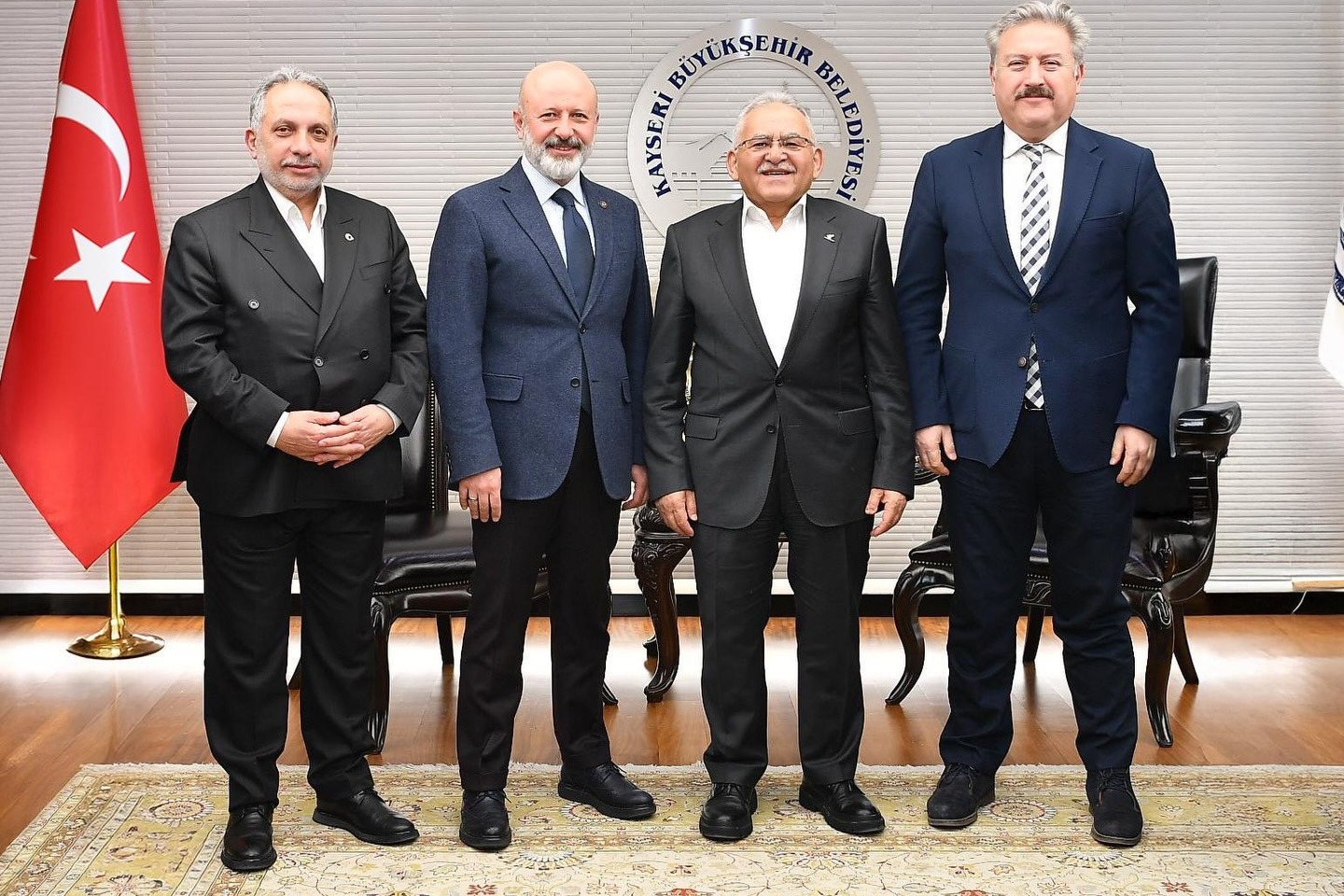 BAŞKAN BÜYÜKKILIÇ’TAN METROPOL İLÇE BELEDİYE BAŞKANLARI İLE İSTİŞARE TOPLANTISI