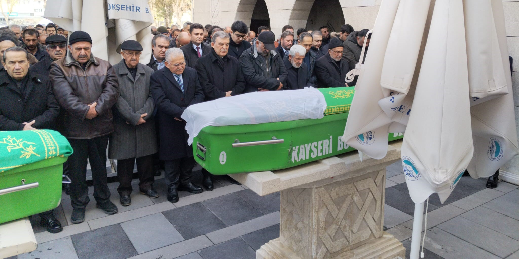 11.Cumhurbaşkanı Gül'ün vefat eden yengesi son yolculuğuna uğurlandı