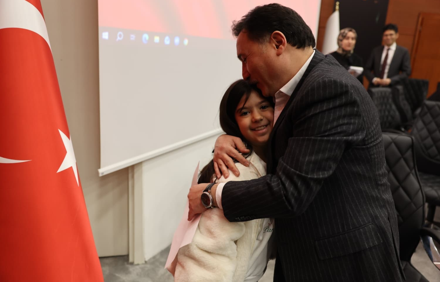 Vali Gökmen Çiçek vatandaşlarla bir araya geldi