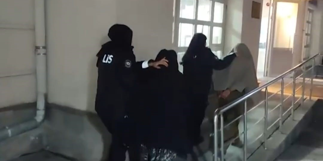 Fuhuş pazarlığı yaptıkları 78 yaşındaki şahsı yağmalayan 2 kişi yakalandı