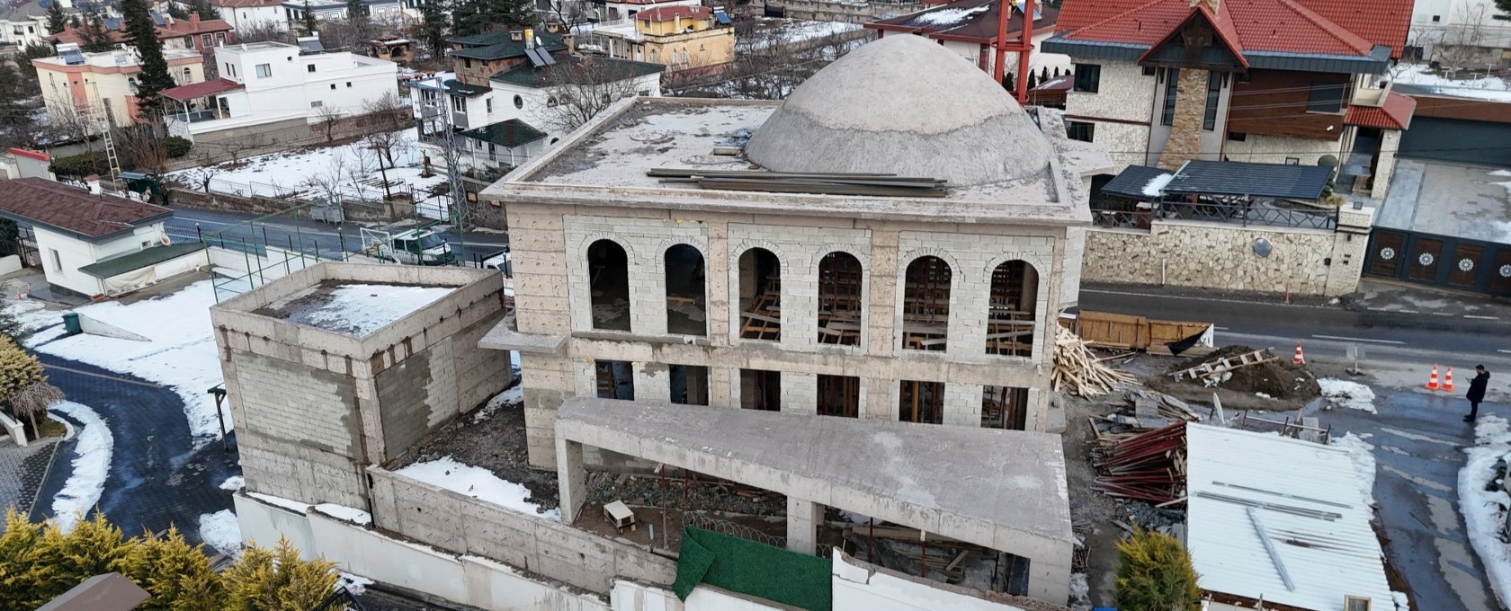 ÖMRÜNÜ TAMAMLAYAN ESKİ AYNALI CAMİ YENİDEN İNŞA EDİLİYOR