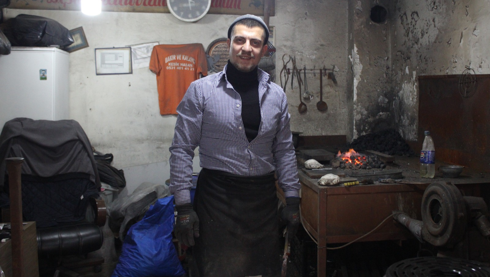 Arkadaşının tavsiyesiyle başladı; 5 yıldır kalaycılık yapıyor