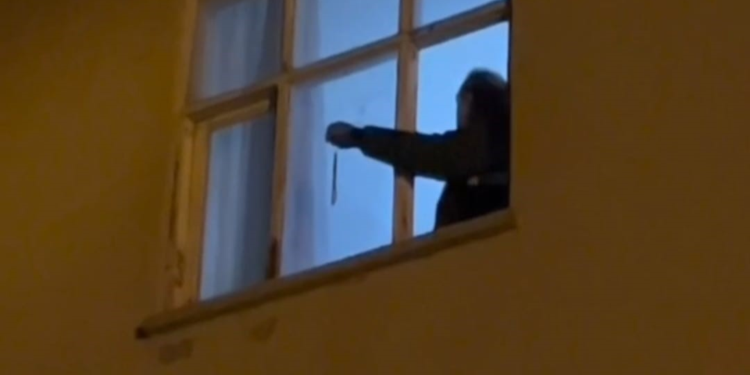 Kayseri'de 2 katlı ev kurşunlandı