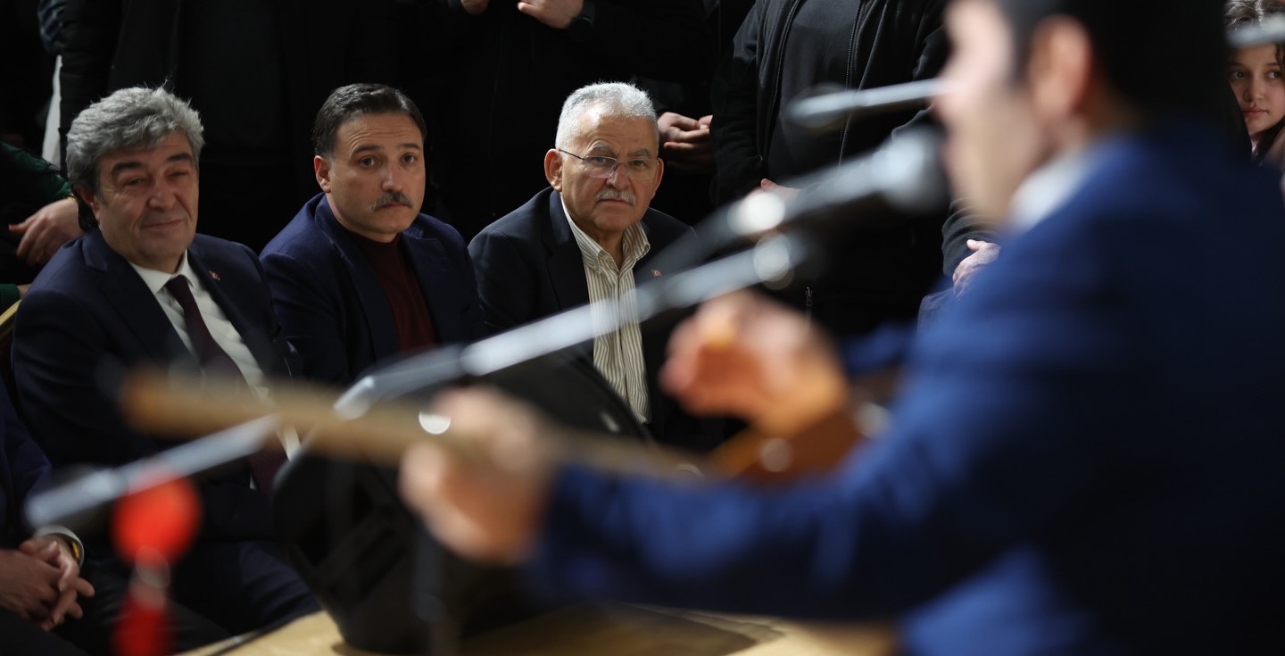 BÜYÜKKILIÇ, COŞKULU 4. ULUSLARARASI ÂŞIKLAR ŞÖLENİ’NDE VATANDAŞLAR VE ÂŞIKLAR İLE BULUŞTU