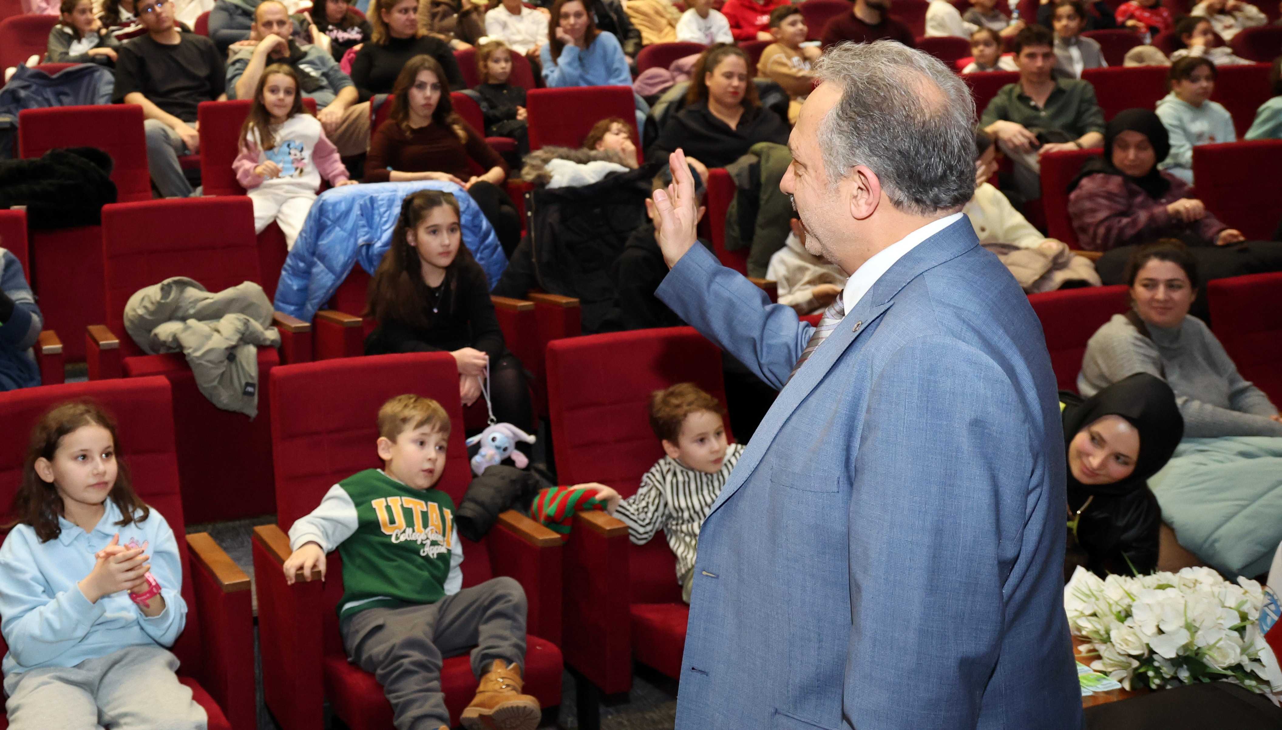 TALAS’TA KARNE SEVİNCİ TİYATROYLA TAÇLANDI