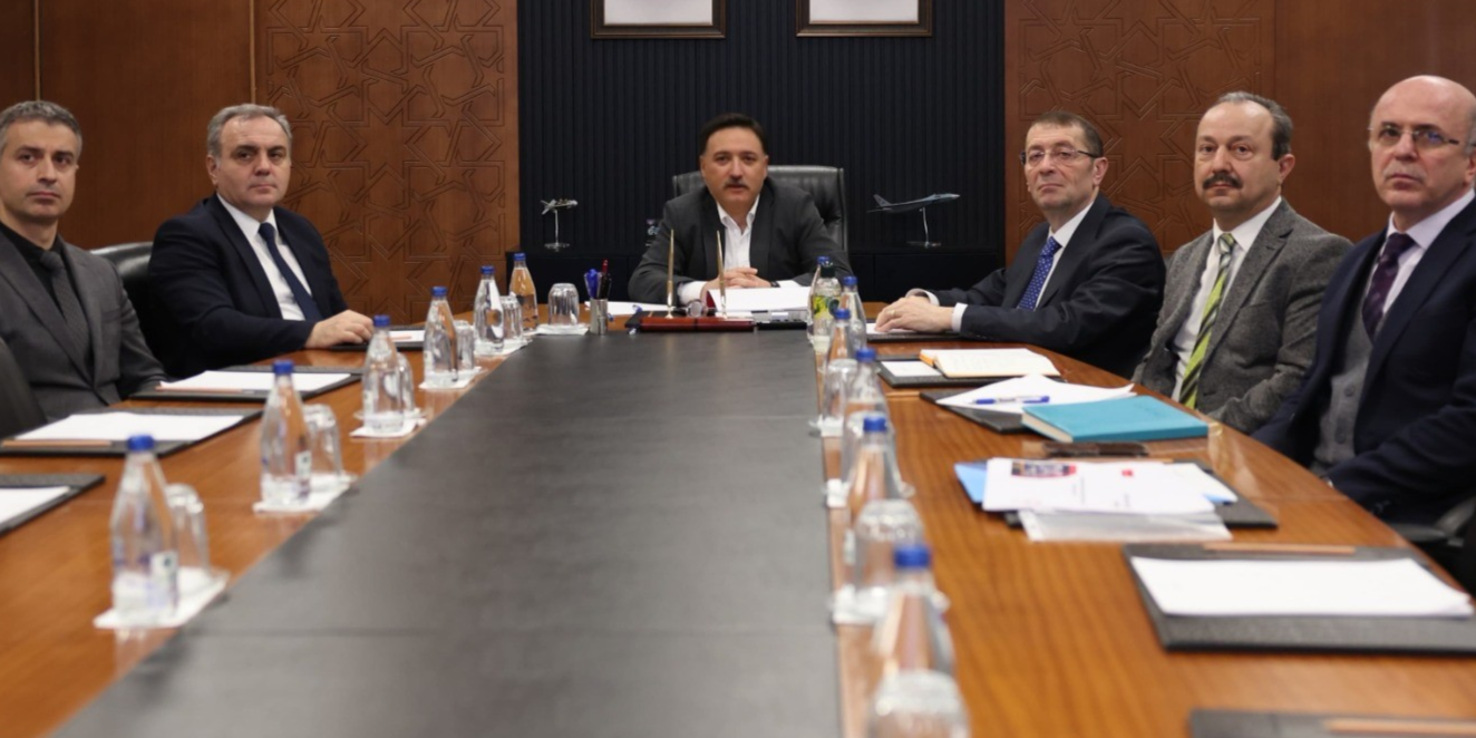 Vali Çiçek başkanlığında sağlık hizmetleri kapasitesi değerlendirildi