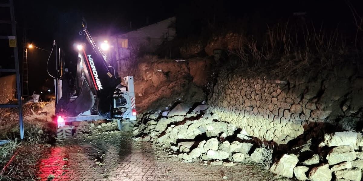 Özvatan’da heyelan 