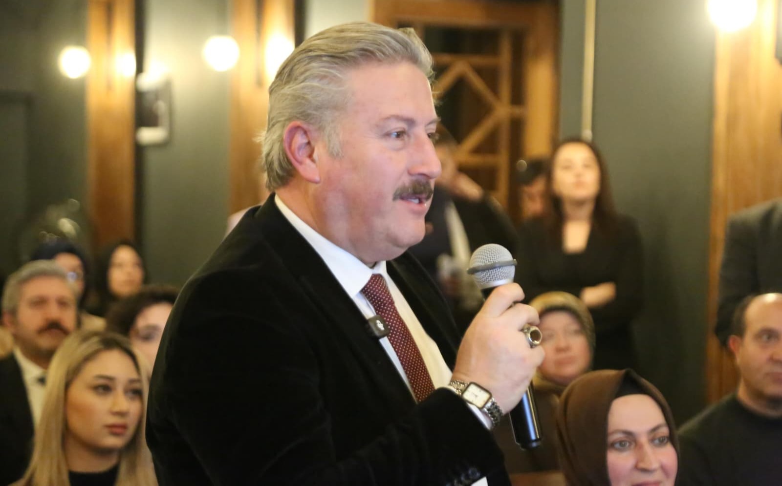 SANAT MELİKGAZİ’NİN İLK PROGRAMI BÜYÜK BİR İLGİ İLE GERÇEKLEŞTİ