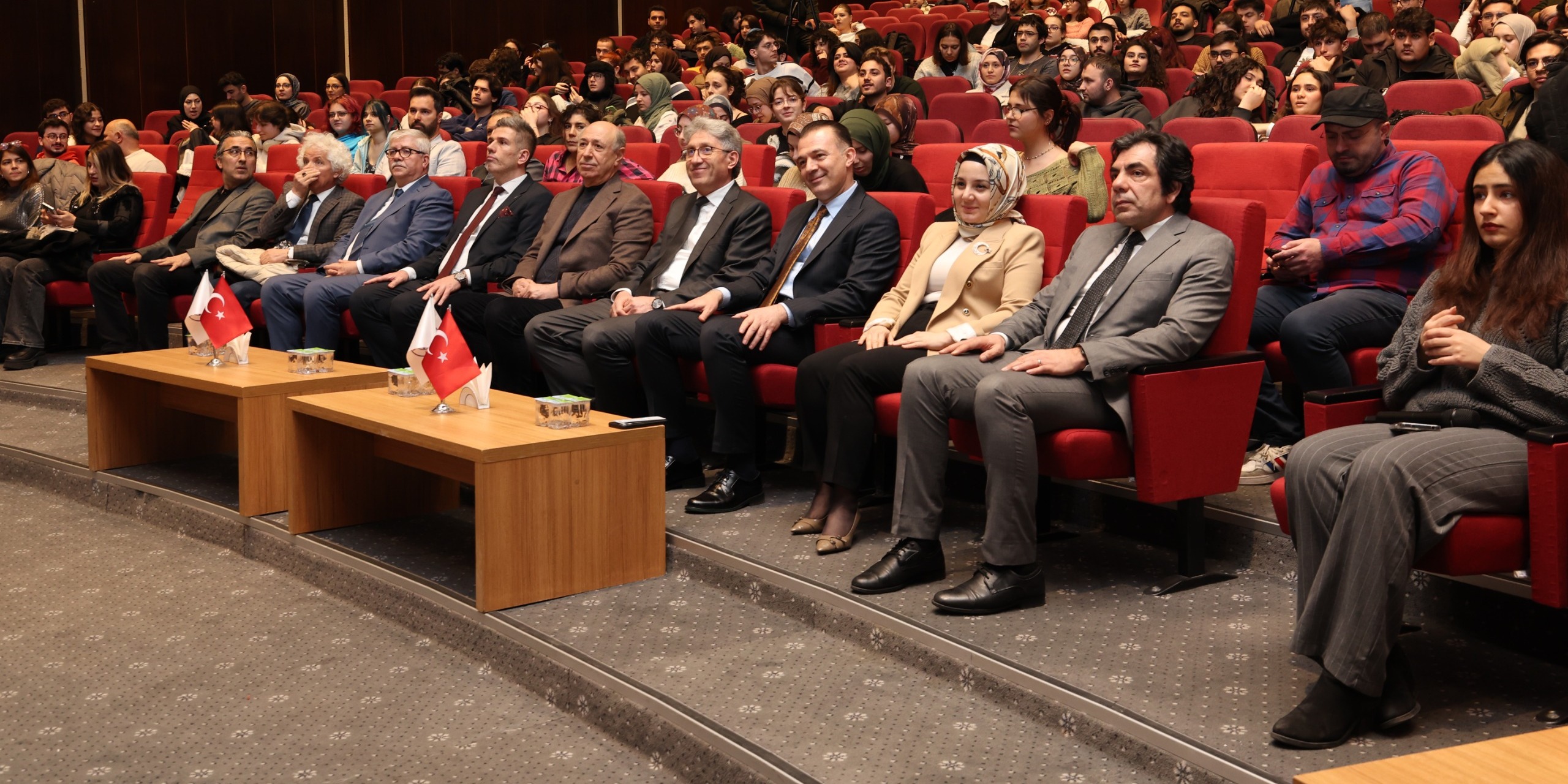 Türk Astronot Tuva Cihangir Atasever, ERÜ Öğrencileri ile Bir Araya Geldi