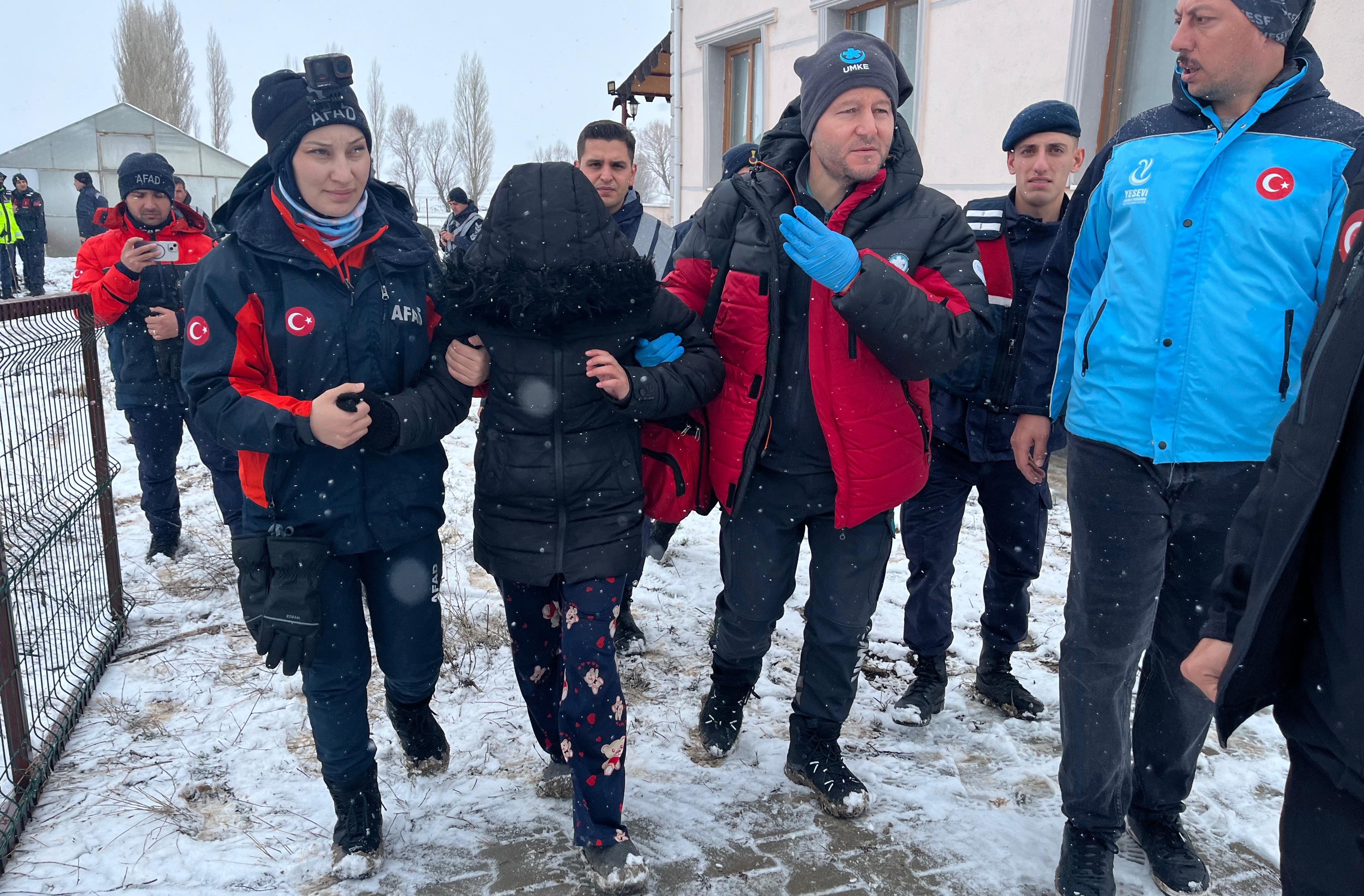 25 saat sonra bulunan İlknur, ailevi nedenlerden dolayı evden uzaklaşmış