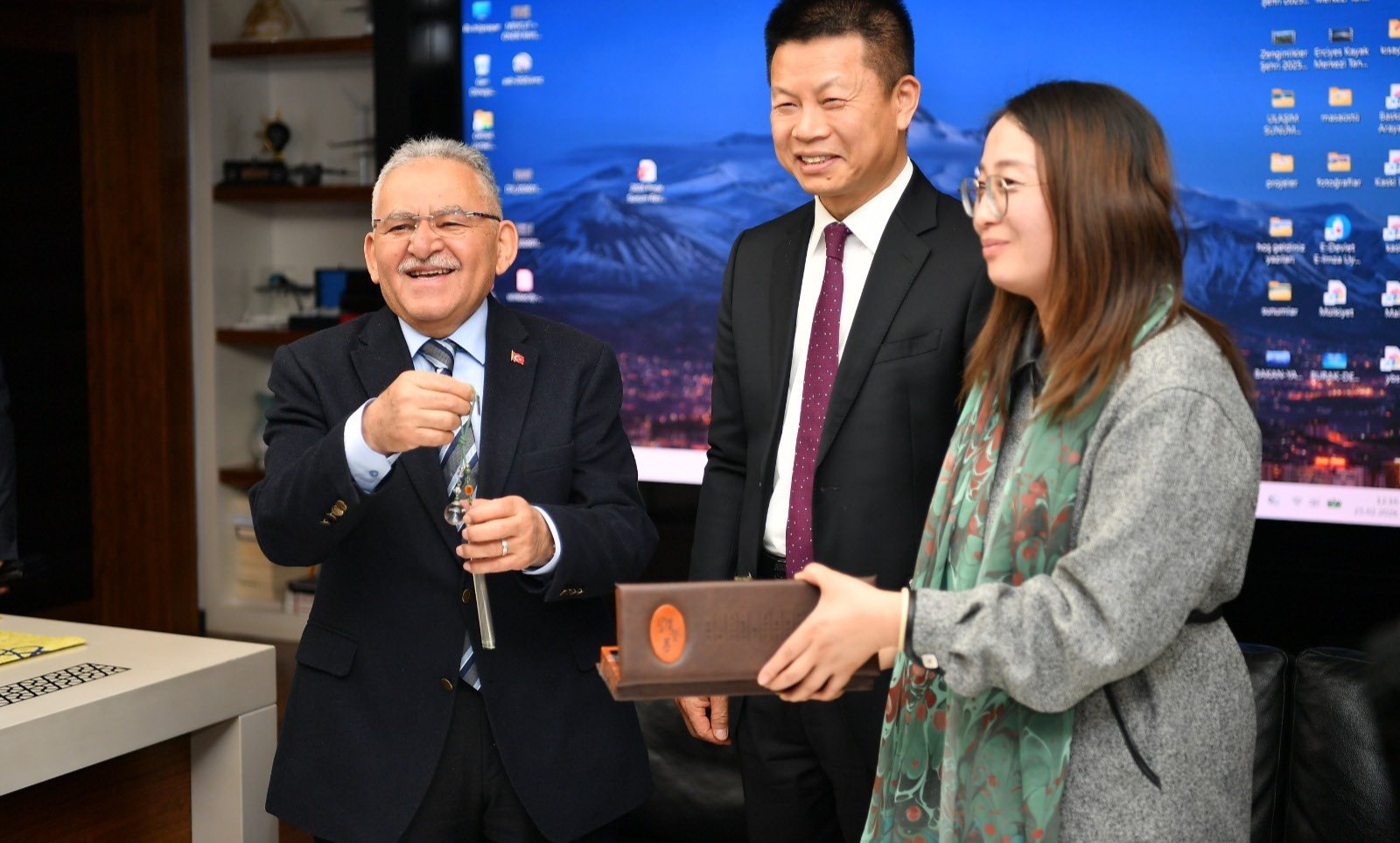 BAŞKAN BÜYÜKKILIÇ, YERLİ VE YABANCI YATIRIMCILARI AĞIRLADI