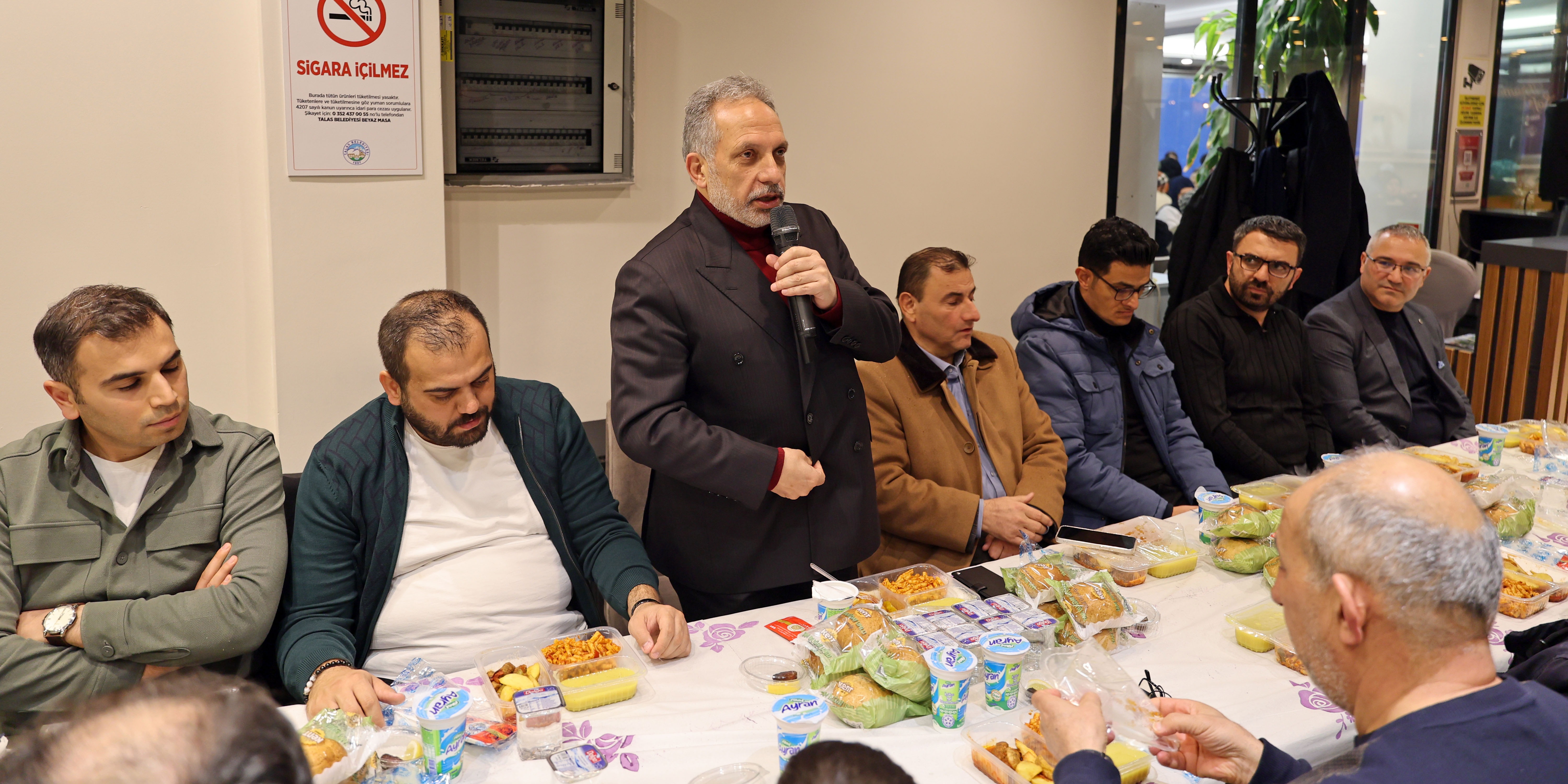 BAŞKAN YALÇIN GÖNÜL SOFRASINDA VATANDAŞLARLA İFTAR AÇTI