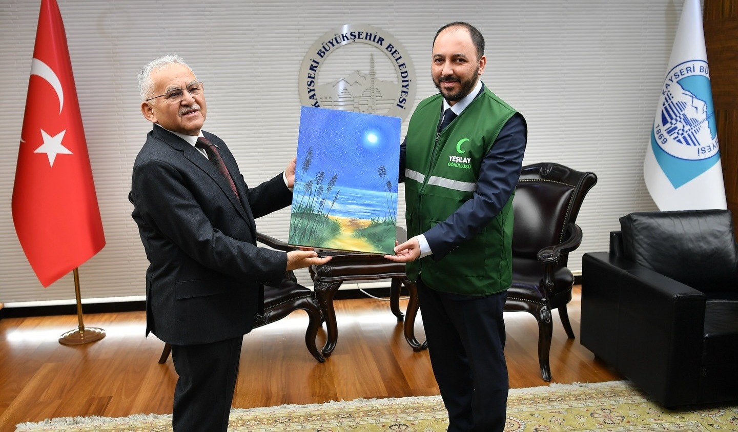 BAŞKAN BÜYÜKKILIÇ, YEŞİLAY KAYSERİ ŞUBESİ’NİN YENİ YÖNETİMİNİ AĞIRLADI