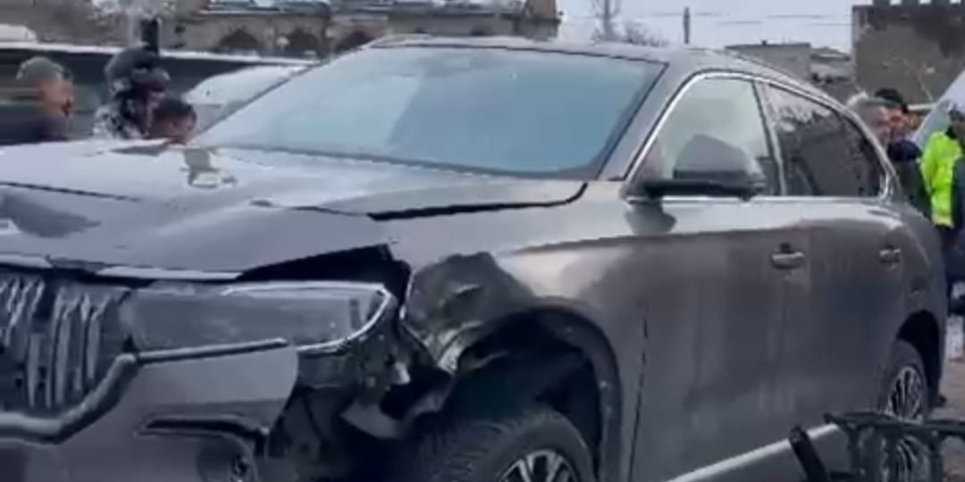 Kayseri’de otomobil yayalara çarptı: 5 yaralı