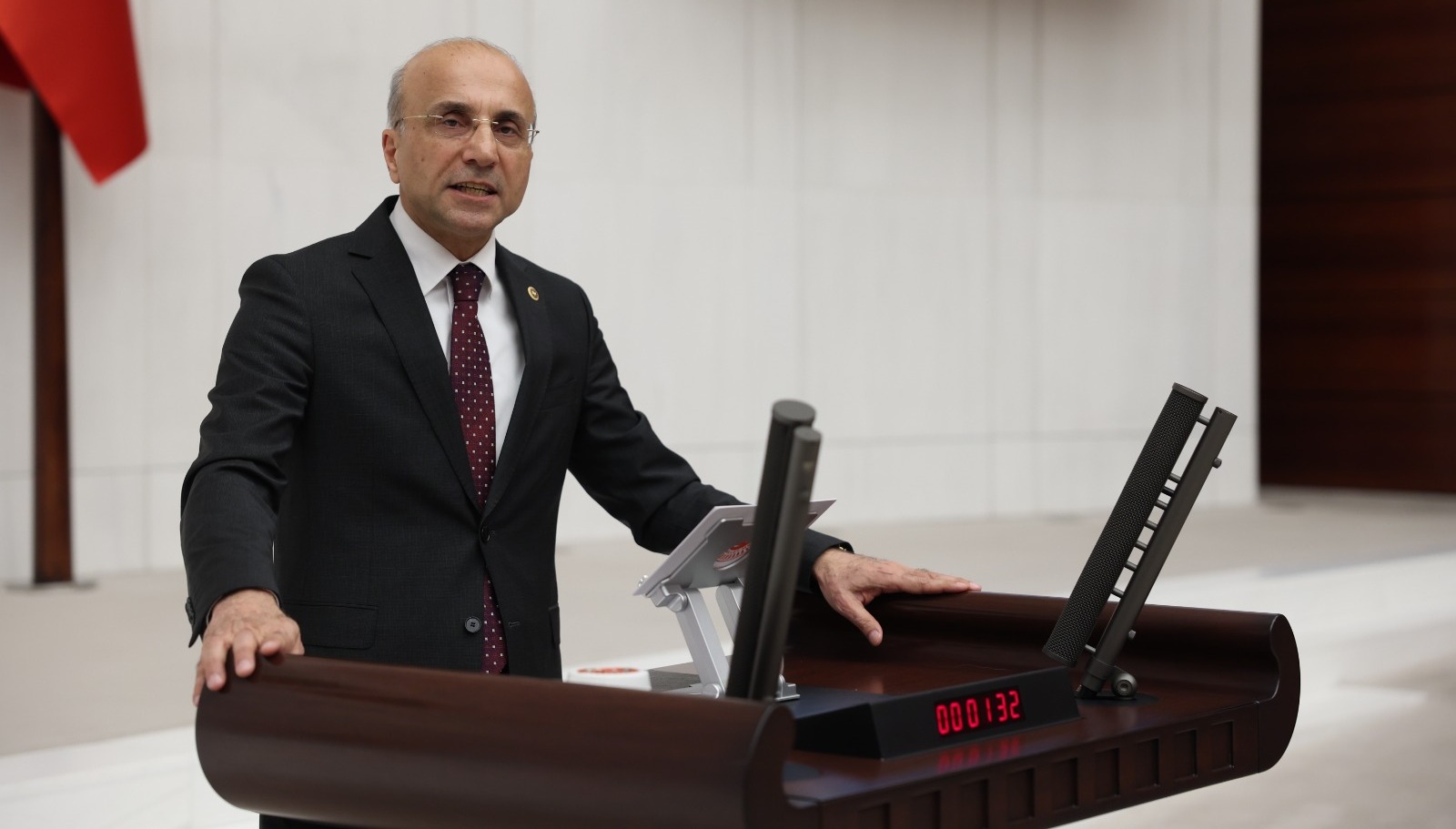 Emekli ikramiye bekliyor, iktidar bedelli askerlikten fon arıyor