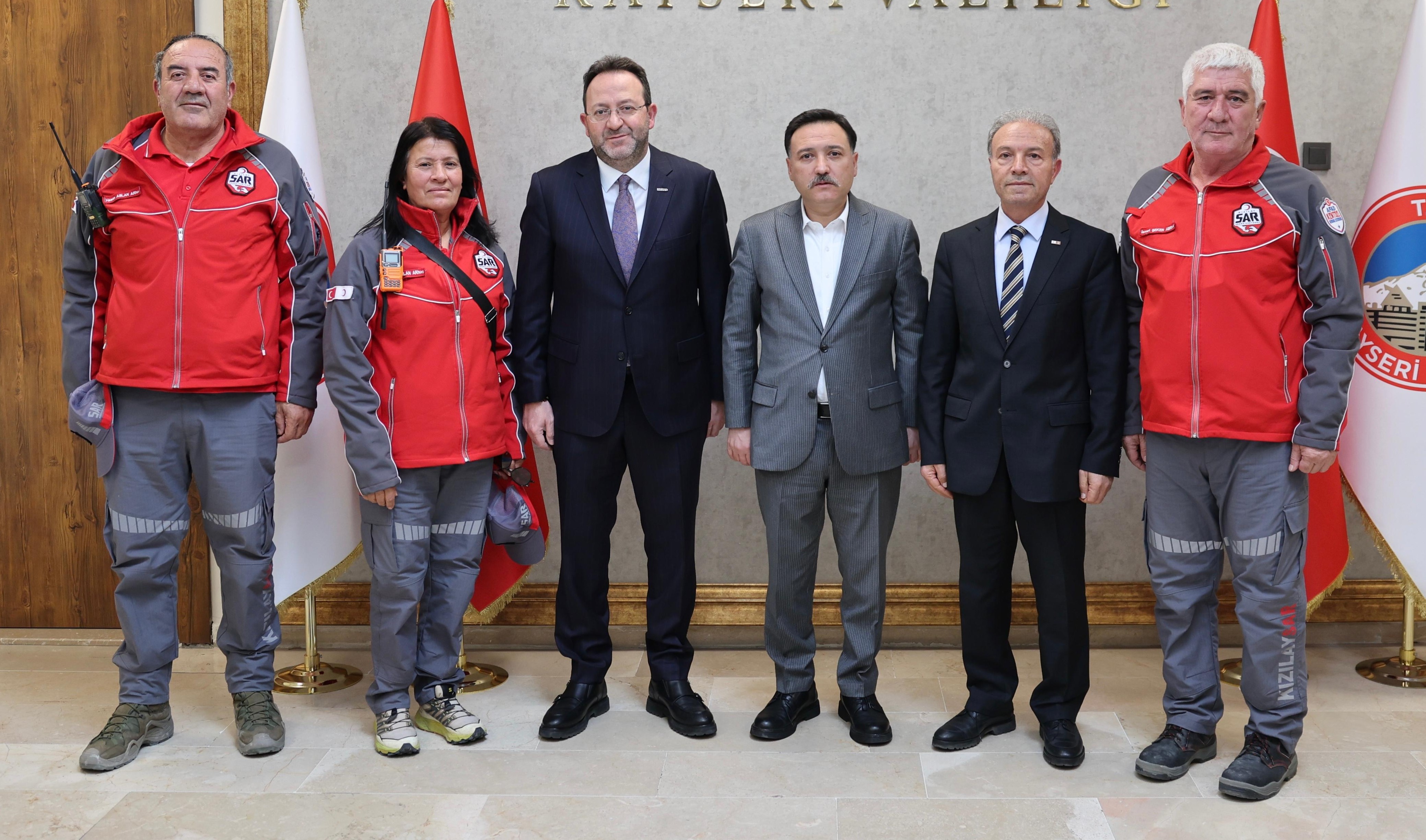 TÜRK KIZILAY KAYSERİ - MÜSİAD SAR ARAMA KURTARMA EKİBİNDEN VALİ GÖKMEN ÇİÇEK’E ZİYARET