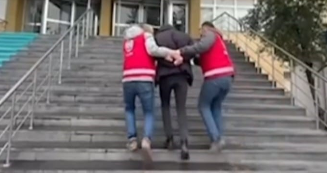 Kayseri'de aranan 2 hükümlü yakalandı 