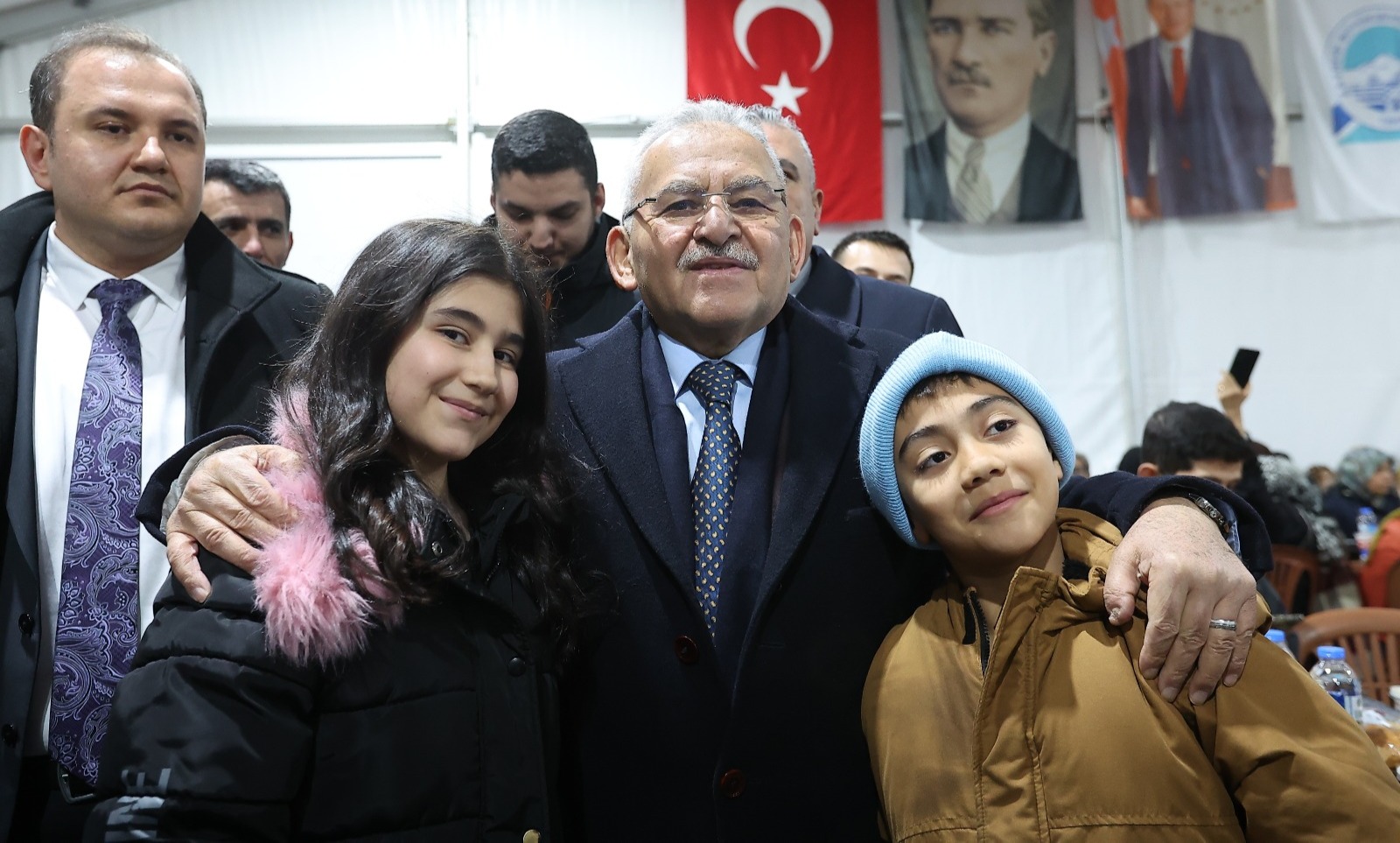 BÜYÜKŞEHİR, İFTAR HİZMETİNDE 30 BİNİ AŞKIN VATANDAŞA EL UZATARAK YÜREKLERİ ISITTI