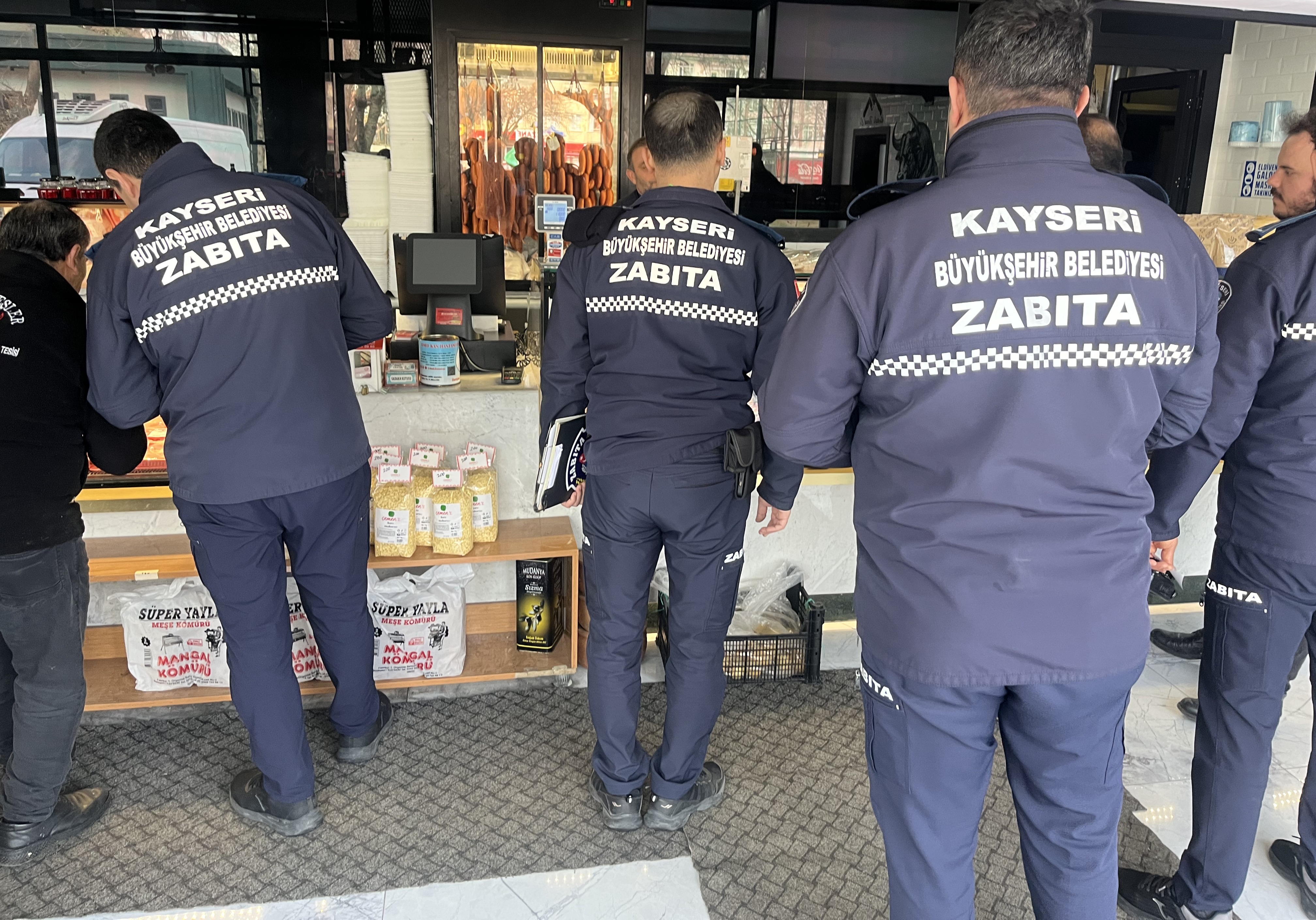 BÜYÜKŞEHİR ZABITASI, RAMAZAN DENETİMLERİNE KASAP İŞLETMELERİ İLE DEVAM ETTİ