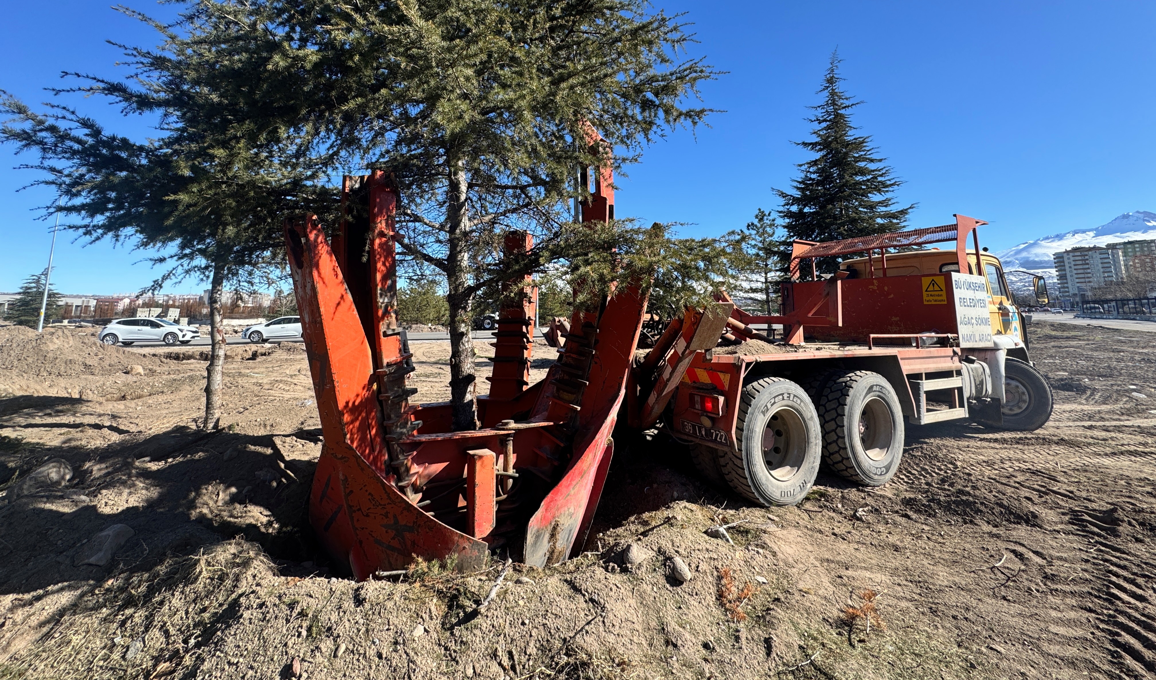 BAŞKAN PALANCIOĞLU, GENÇLERLE İFTAR SOFRASINDA BULUŞTU