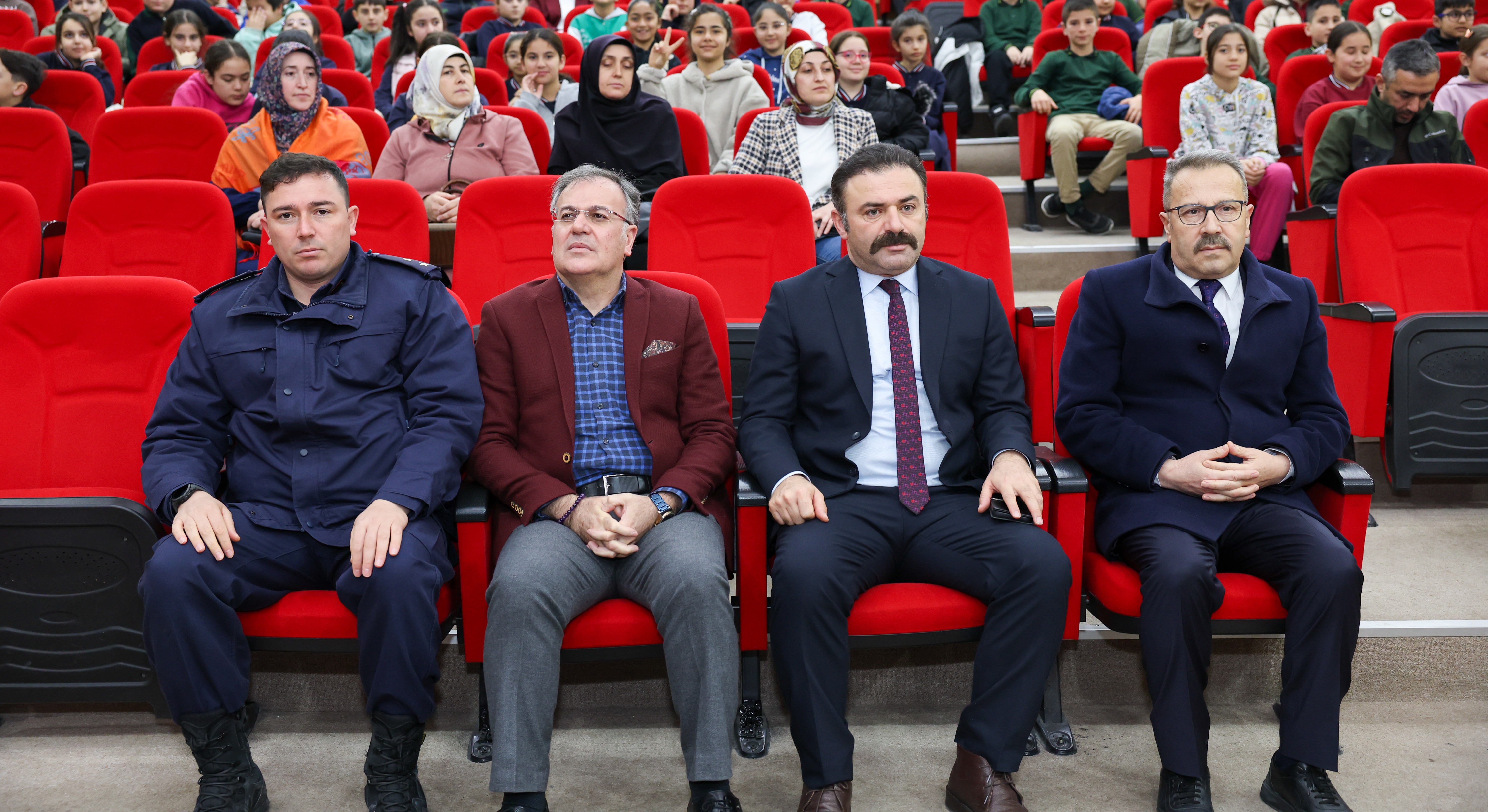 HACILAR'DA İSTİKLÂLİN ŞİİRİ VE ŞAİRİ YÂD EDİLDİ