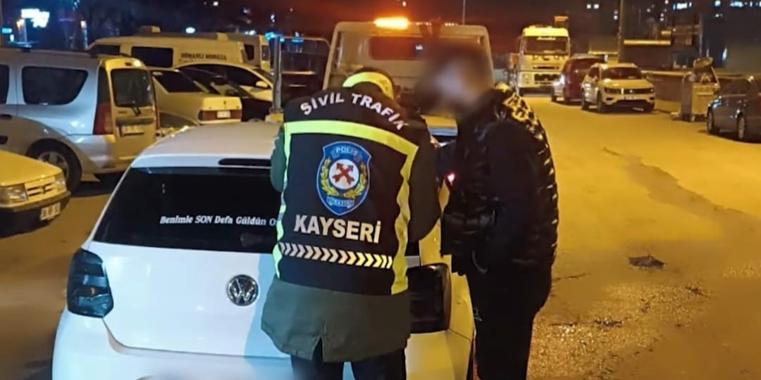 Trafik denetimlerinde 1 haftada 1375 sürücüye ceza